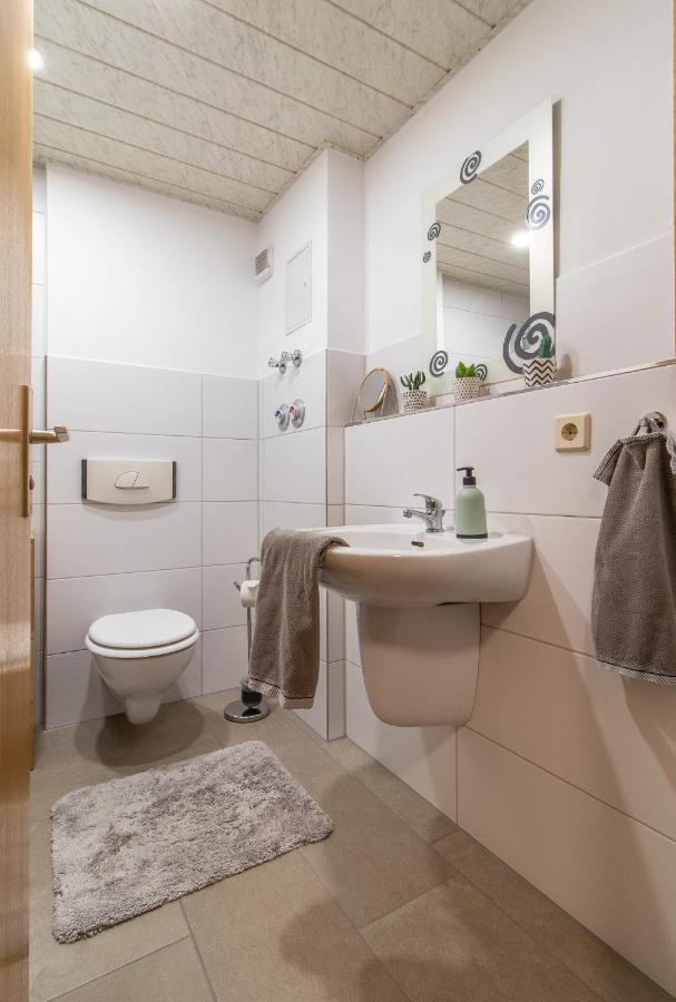 Modernes Apartment Im Gruenen I Balkon I Wlan I Stellplatz Шварценберг Экстерьер фото