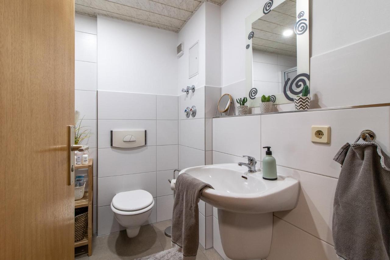 Modernes Apartment Im Gruenen I Balkon I Wlan I Stellplatz Шварценберг Экстерьер фото
